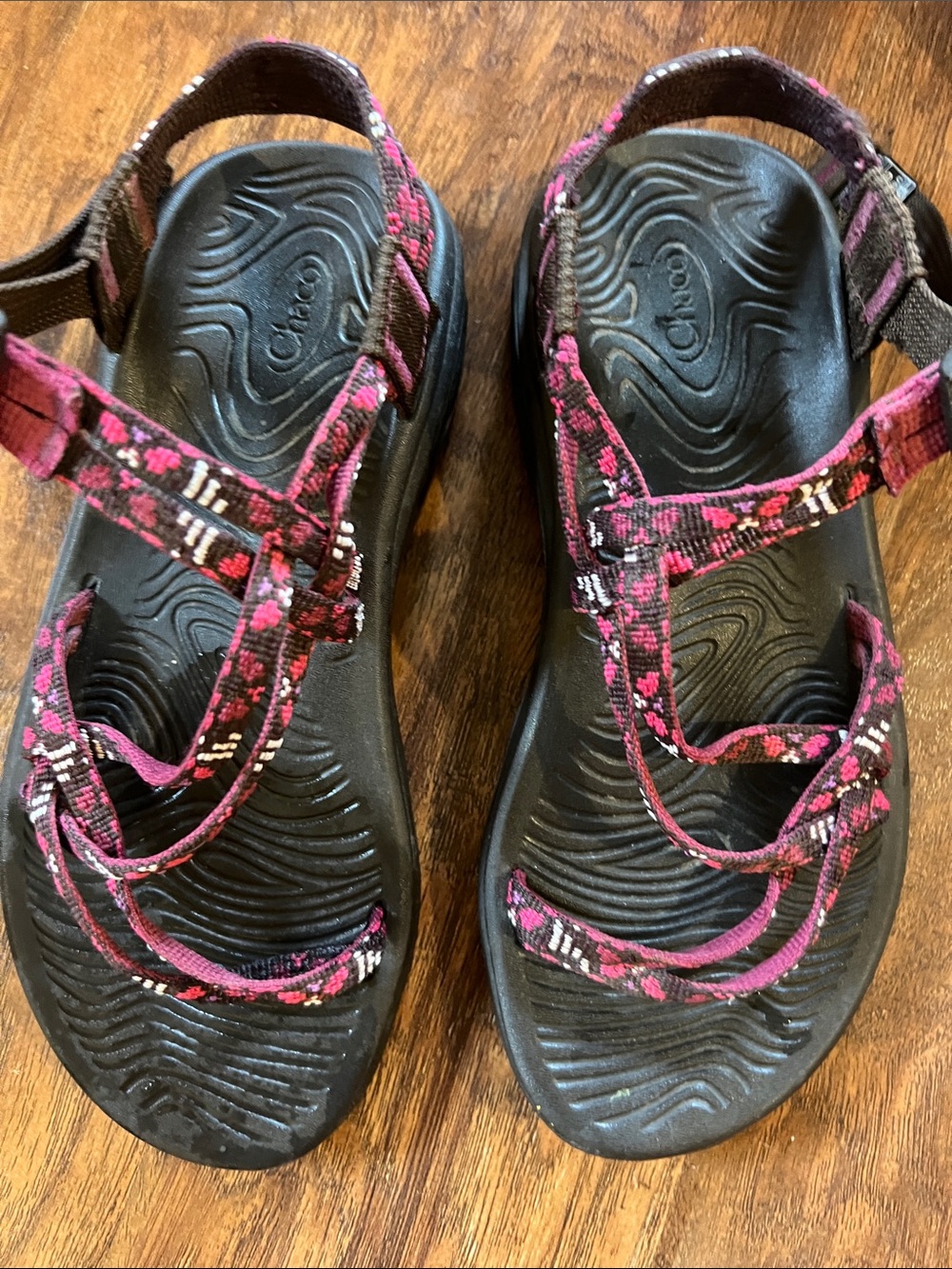 Chaco ZX 2 Women’s Strappy Sandal — raspberry Black Footbed EUC
